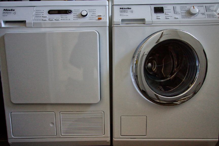 Miele Waschmaschine und Trockner im Ferienhaus Dahmeer � Hansj&uuml;rgen Schuster