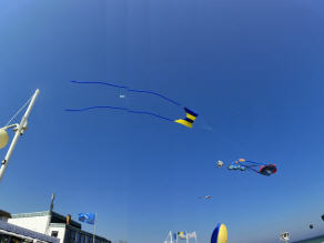 Drachen &uuml;ber Drachen